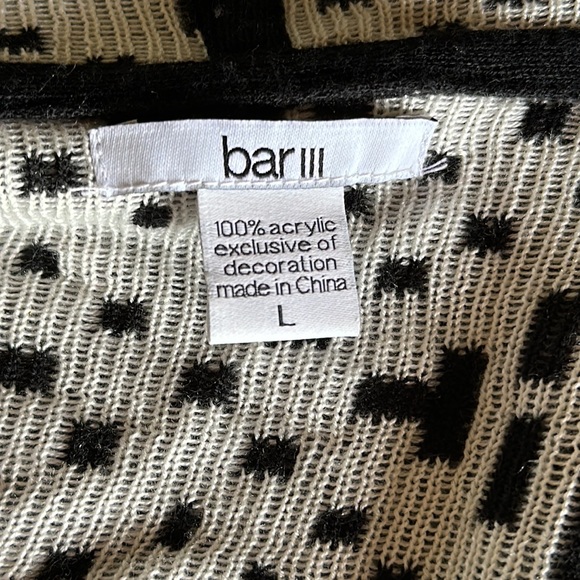 BAR III geometric open knit cardigan asymmetric hem - Picture 5 of 9